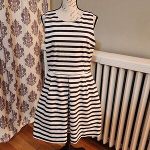 Gap Sleeveless White/Black Cotton Striped Pleated Fit & Flare, Sz 8